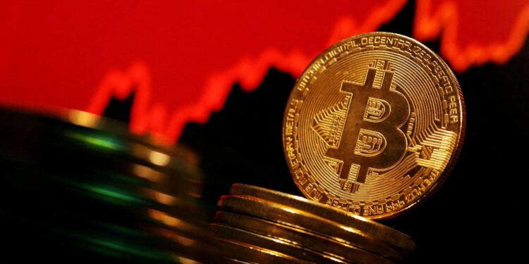 比特币陷「 6.5 万美元保卫战」！分析师：若失守恐下探测试 6 万美元关卡缩略图