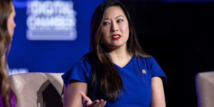 加密货币迈向主流金融！美 CFTC 开放使用 BTC、ETH 充当保证金抵押品缩略图